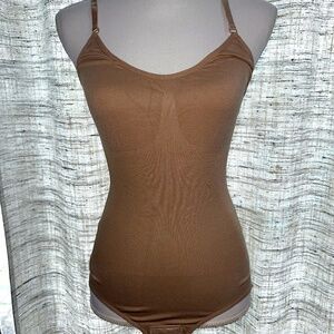 🔹$7 each or 2/$10🔹 New in Packaging Bodysuit Size XL